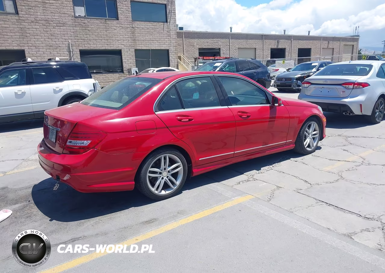 2014 Mercedes-Benz C 250 Sport VIN:WDDGF4HB9EG155757 - 4