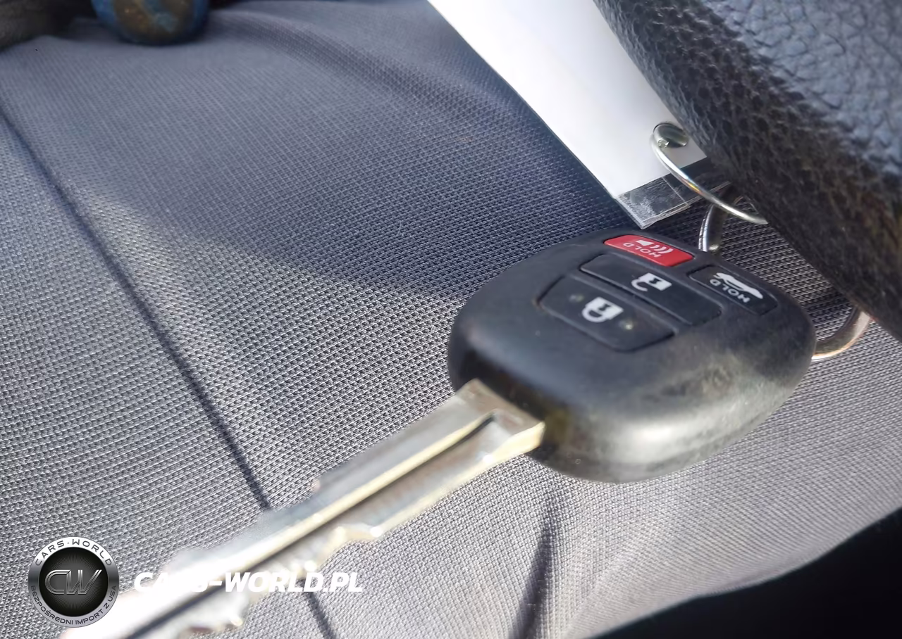 2018 Toyota Corolla Le VIN:2T1BURHE4JC005324 - 11