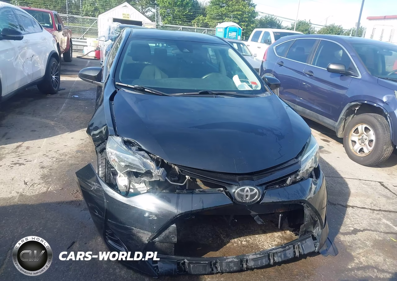 2018 Toyota Corolla Le VIN:2T1BURHE4JC005324 - 12