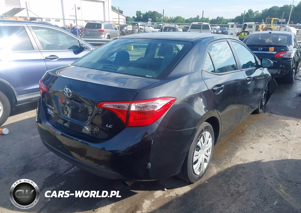 2018 Toyota Corolla Le VIN:2T1BURHE4JC005324 - 4