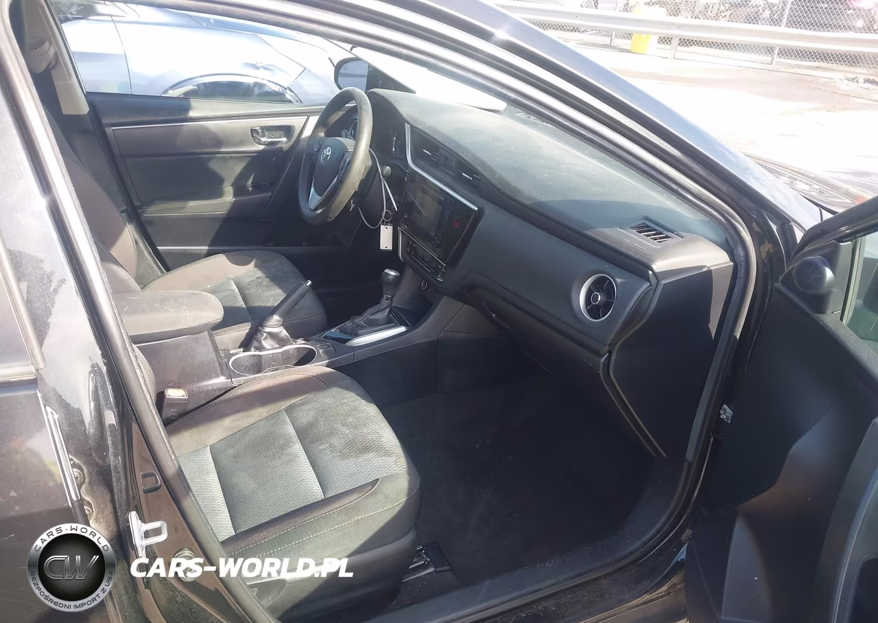 2018 Toyota Corolla Le VIN:2T1BURHE4JC005324 - 5
