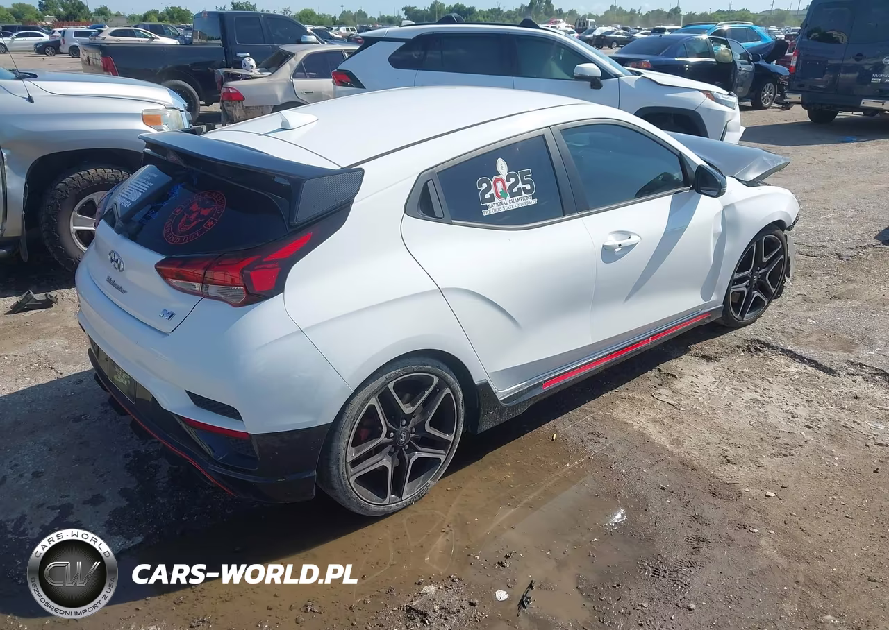 2022 Hyundai Veloster N VIN:KMHT36AH8NU014137 - 4