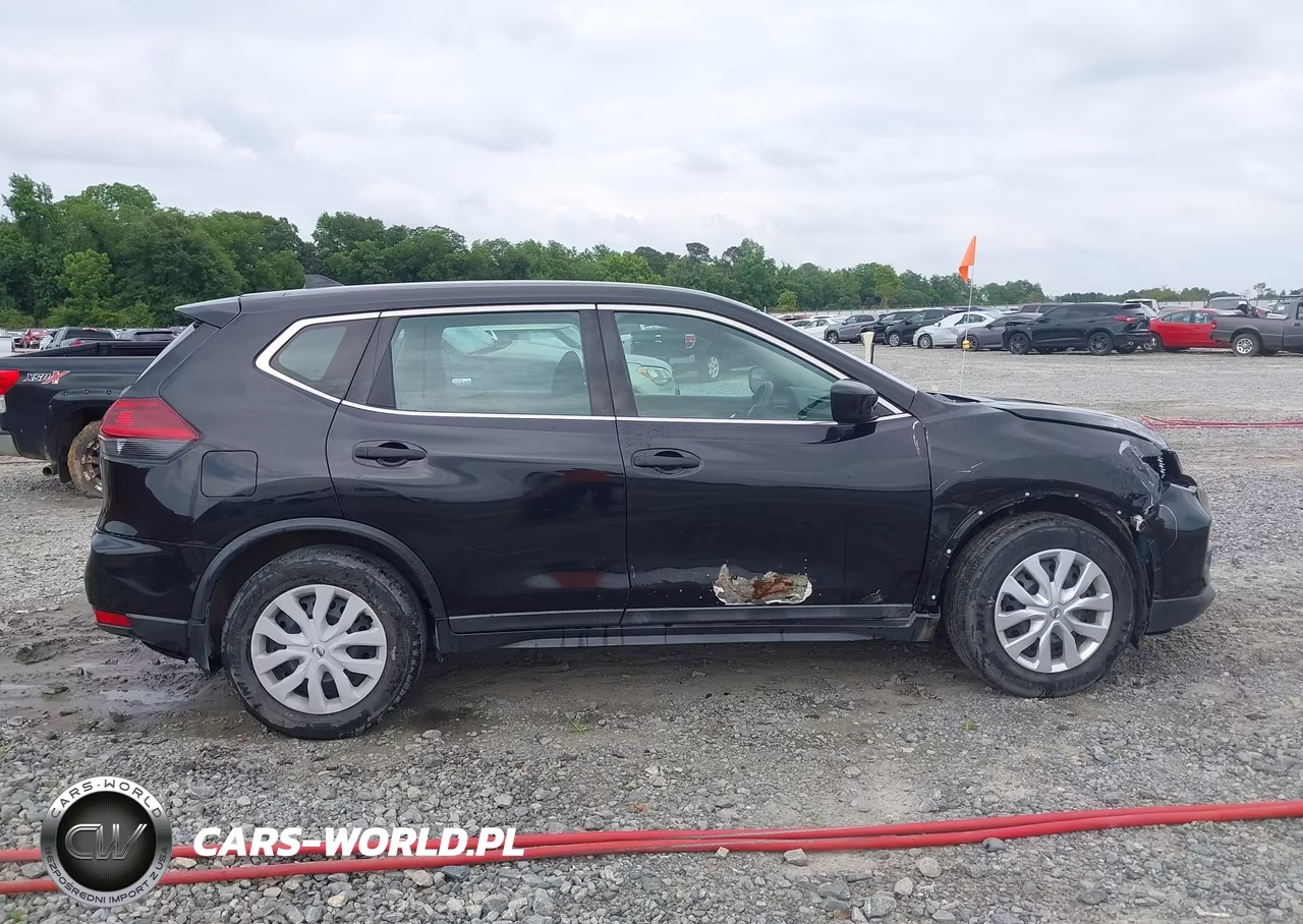 2018 Nissan Rogue S VIN:5N1AT2MTXJC770312 - 13