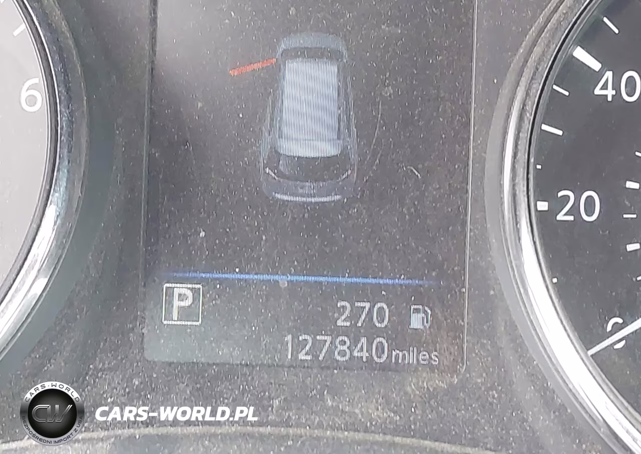 2018 Nissan Rogue S VIN:5N1AT2MTXJC770312 - 15