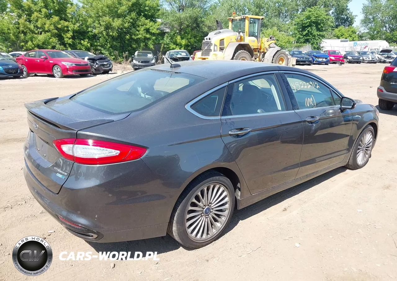 2015 Ford Fusion Titanium VIN:3FA6P0D99FR183220 - 4