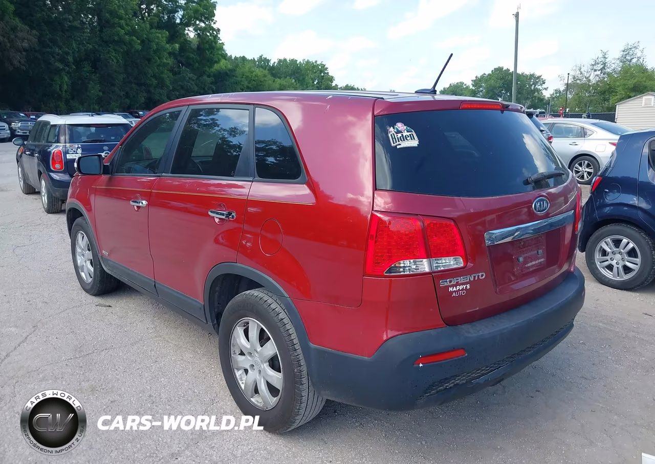 2011 Kia Sorento Lx VIN:5XYKTCA15BG088386 - 3