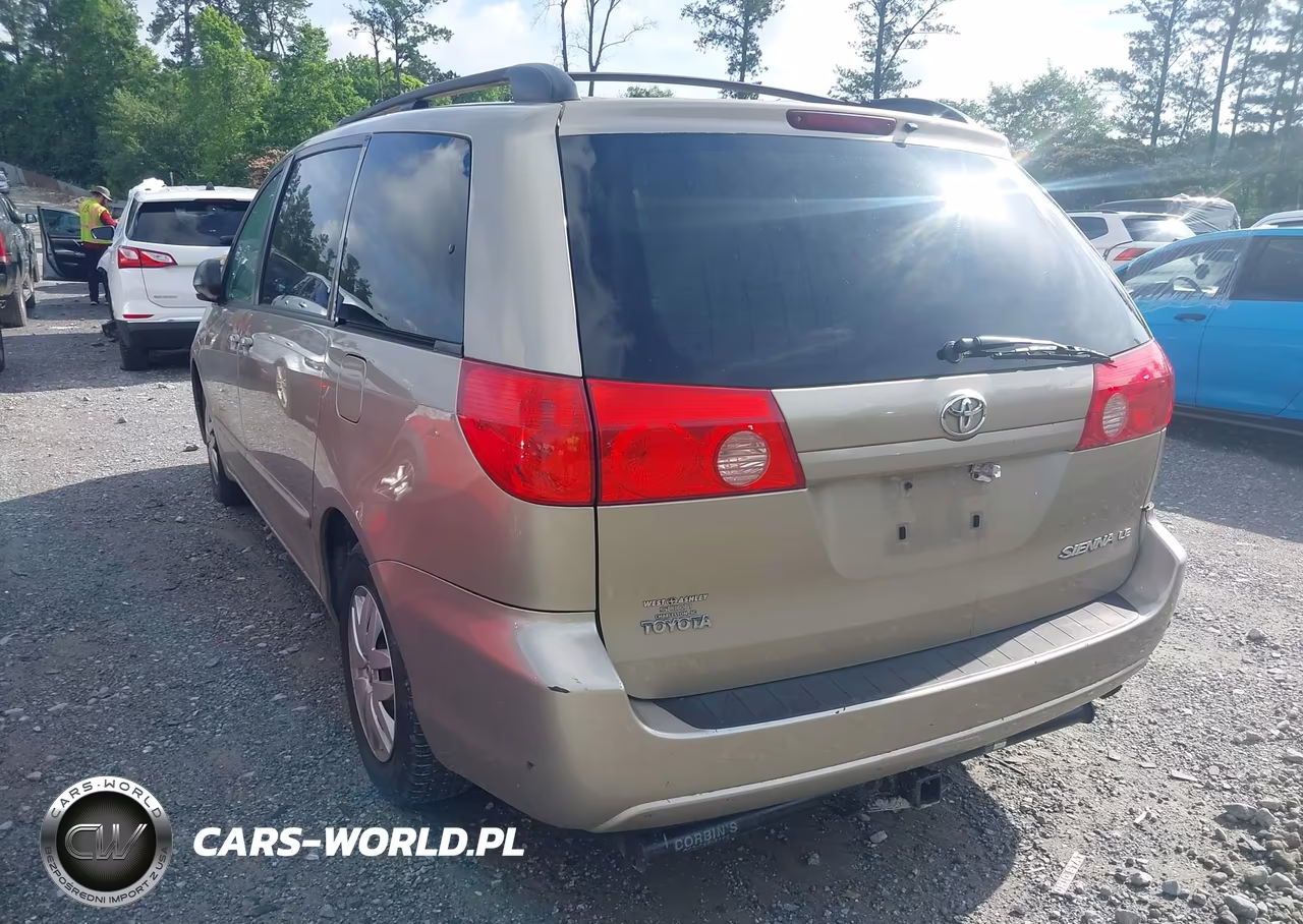 2010 Toyota Sienna Le VIN:5TDKK4CC0AS314570 - 3