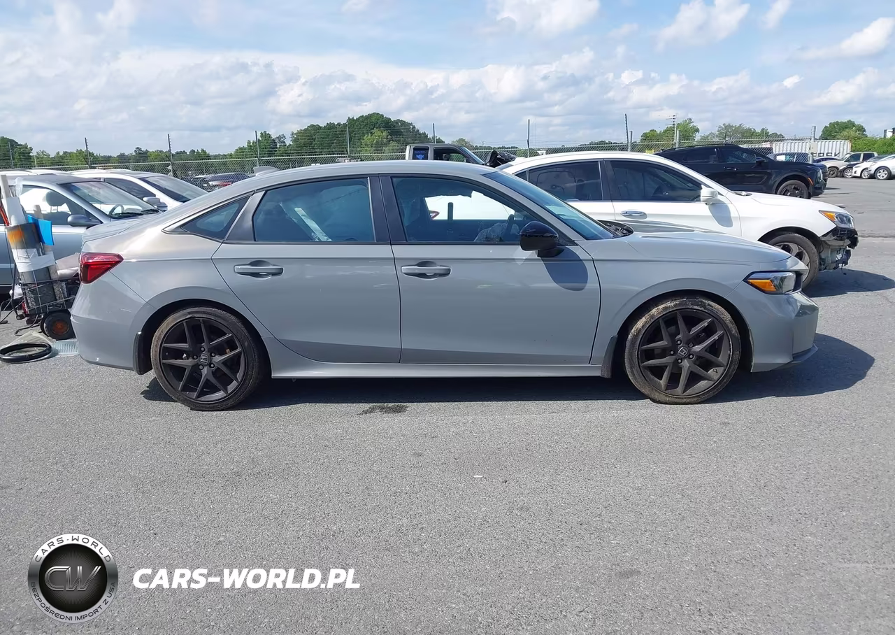 2025 Honda Civic Sport VIN:2HGFE2F56SH570529 - 13