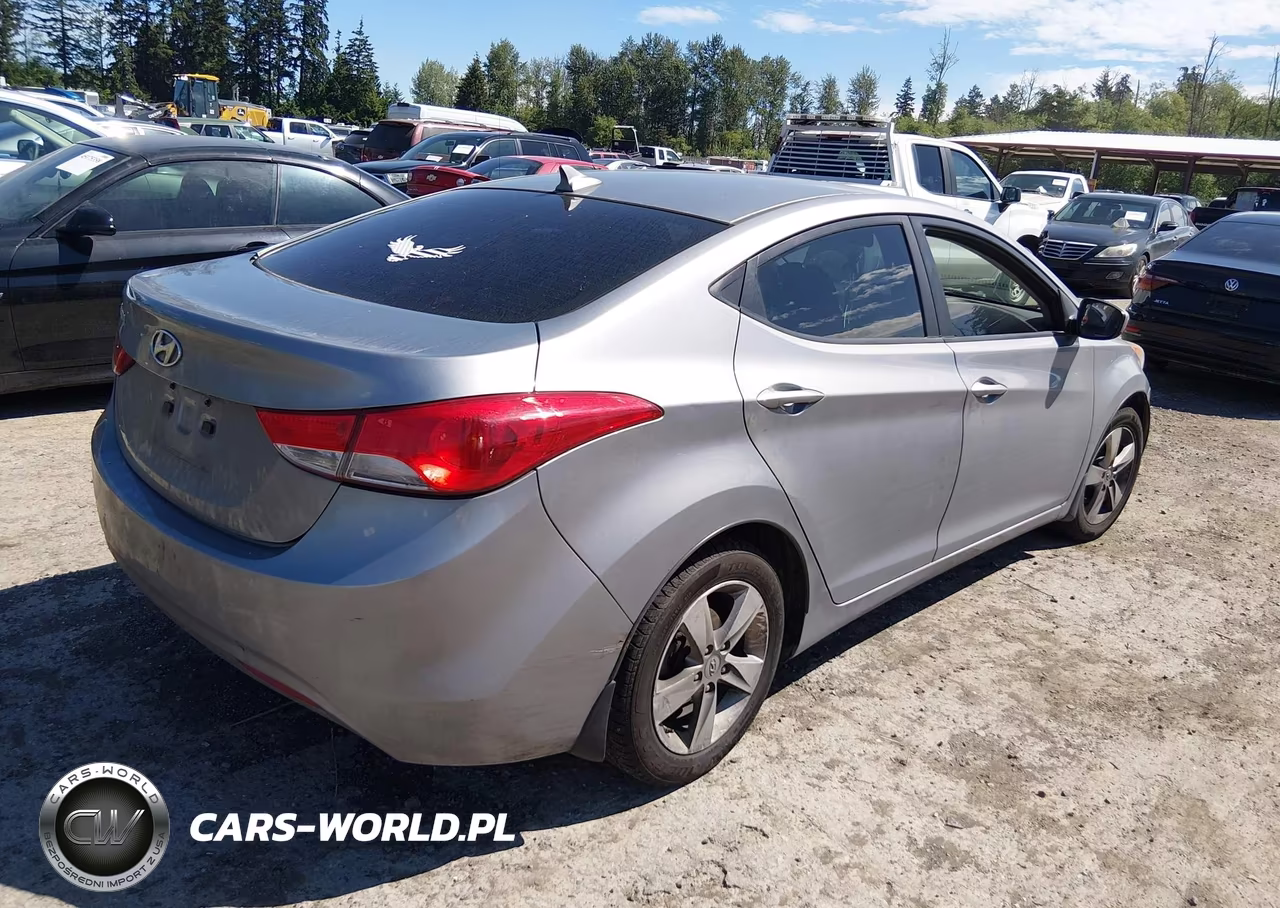 2013 Hyundai Elantra Gls VIN:KMHDH4AE1DU951197 - 4