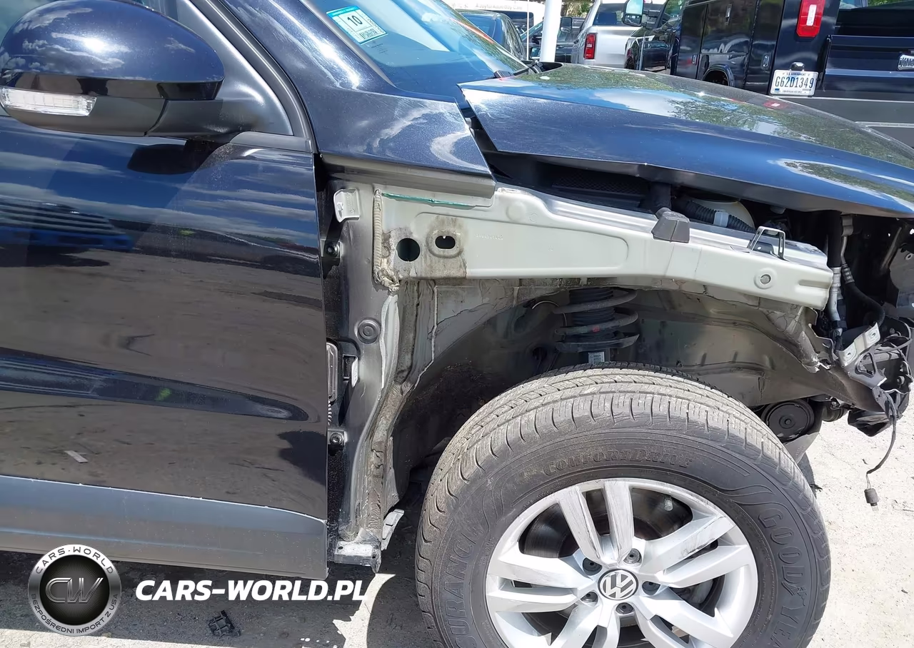 2016 Volkswagen Tiguan S VIN:WVGBV7AX6GW605691 - 13