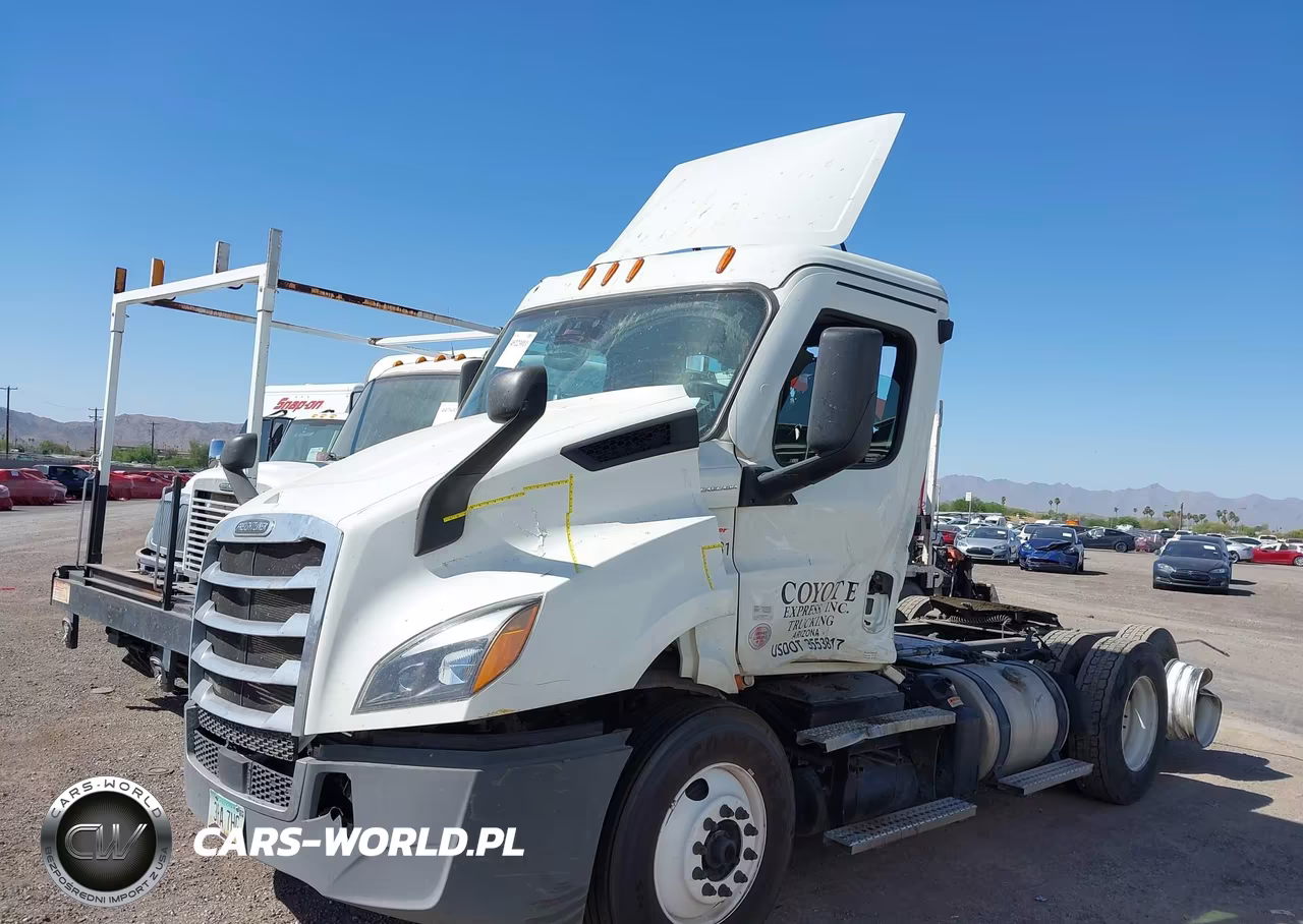 2022 Freightliner New Cascadia 116 VIN:3AKJHTDV3NSNS5318 - 10