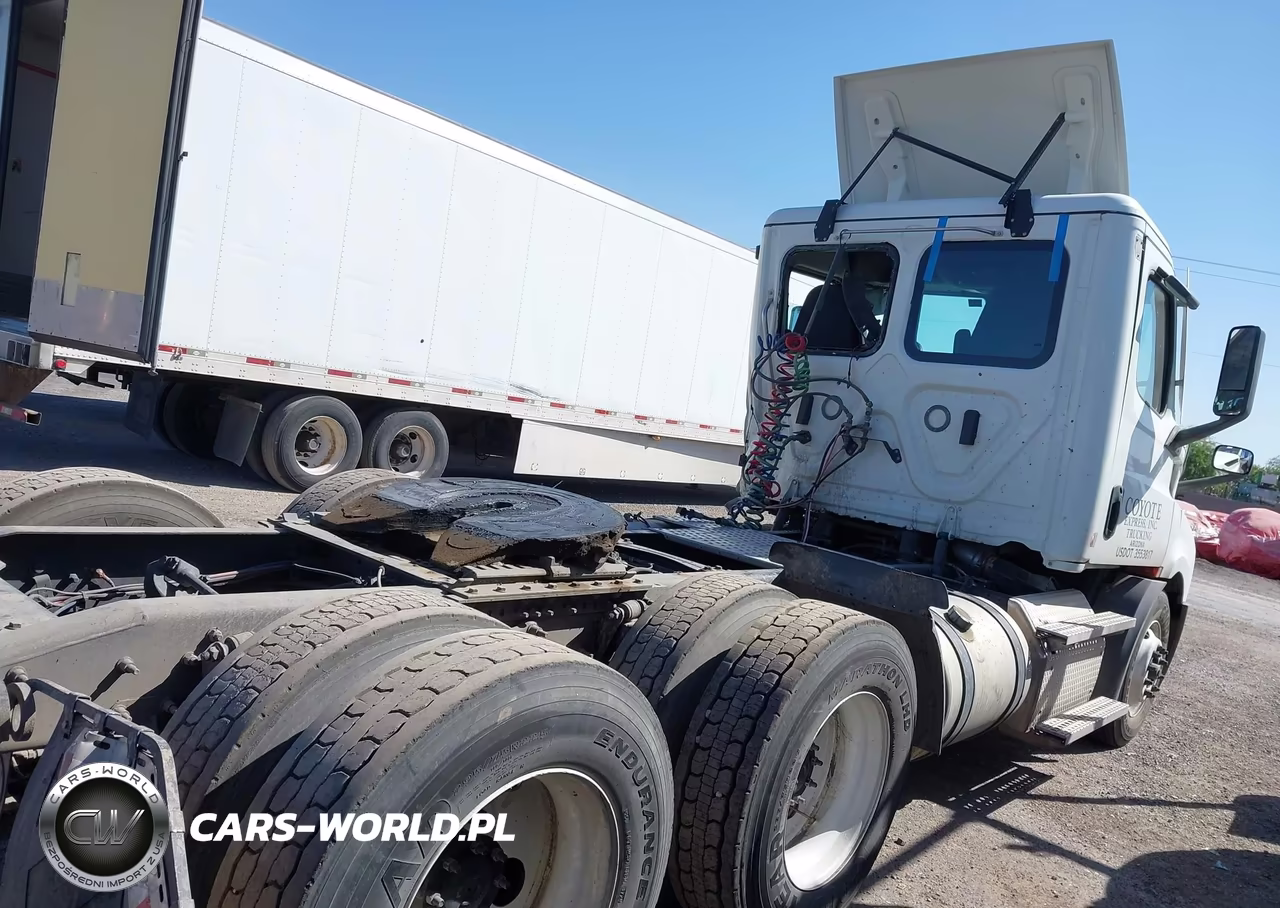 2022 Freightliner New Cascadia 116 VIN:3AKJHTDV3NSNS5318 - 12