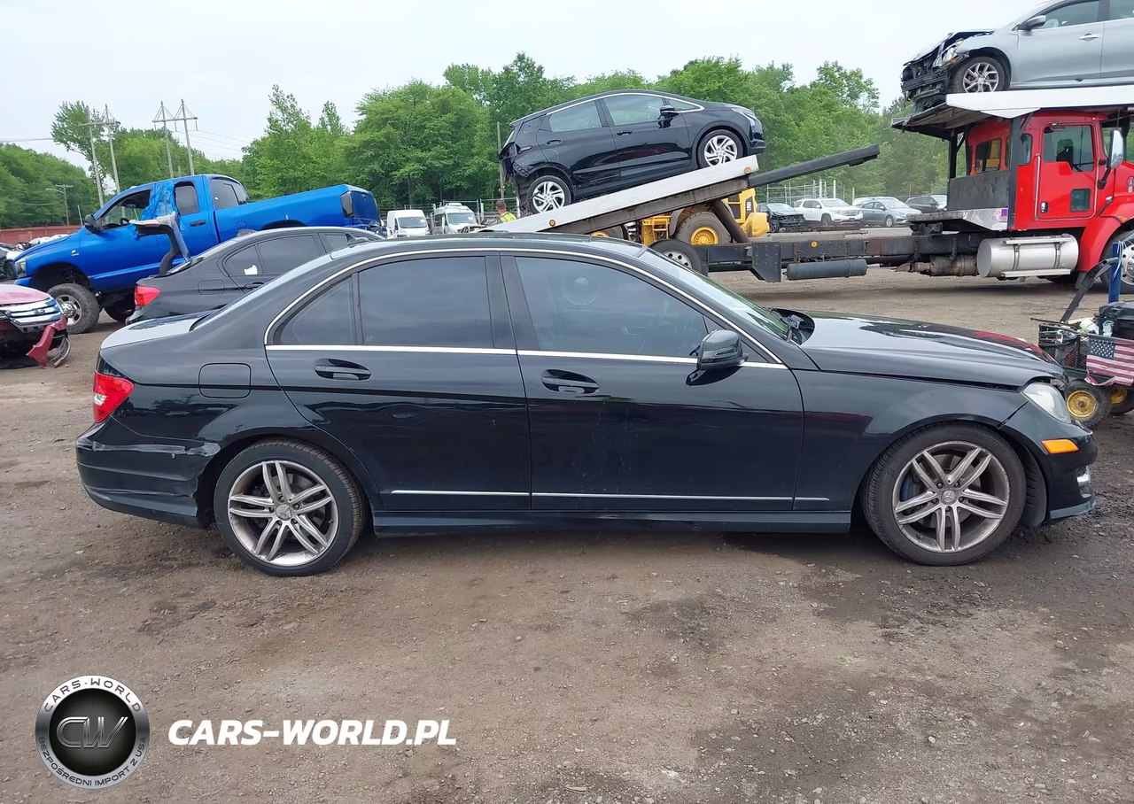 2013 Mercedes-Benz C 300 Luxury 4Matic-Sport 4Matic VIN:WDDGF8AB7DR258583 - 13