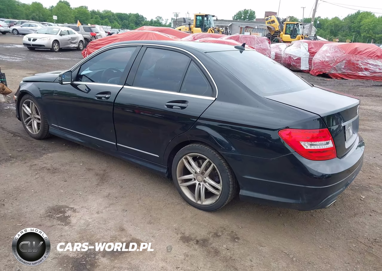2013 Mercedes-Benz C 300 Luxury 4Matic-Sport 4Matic VIN:WDDGF8AB7DR258583 - 3