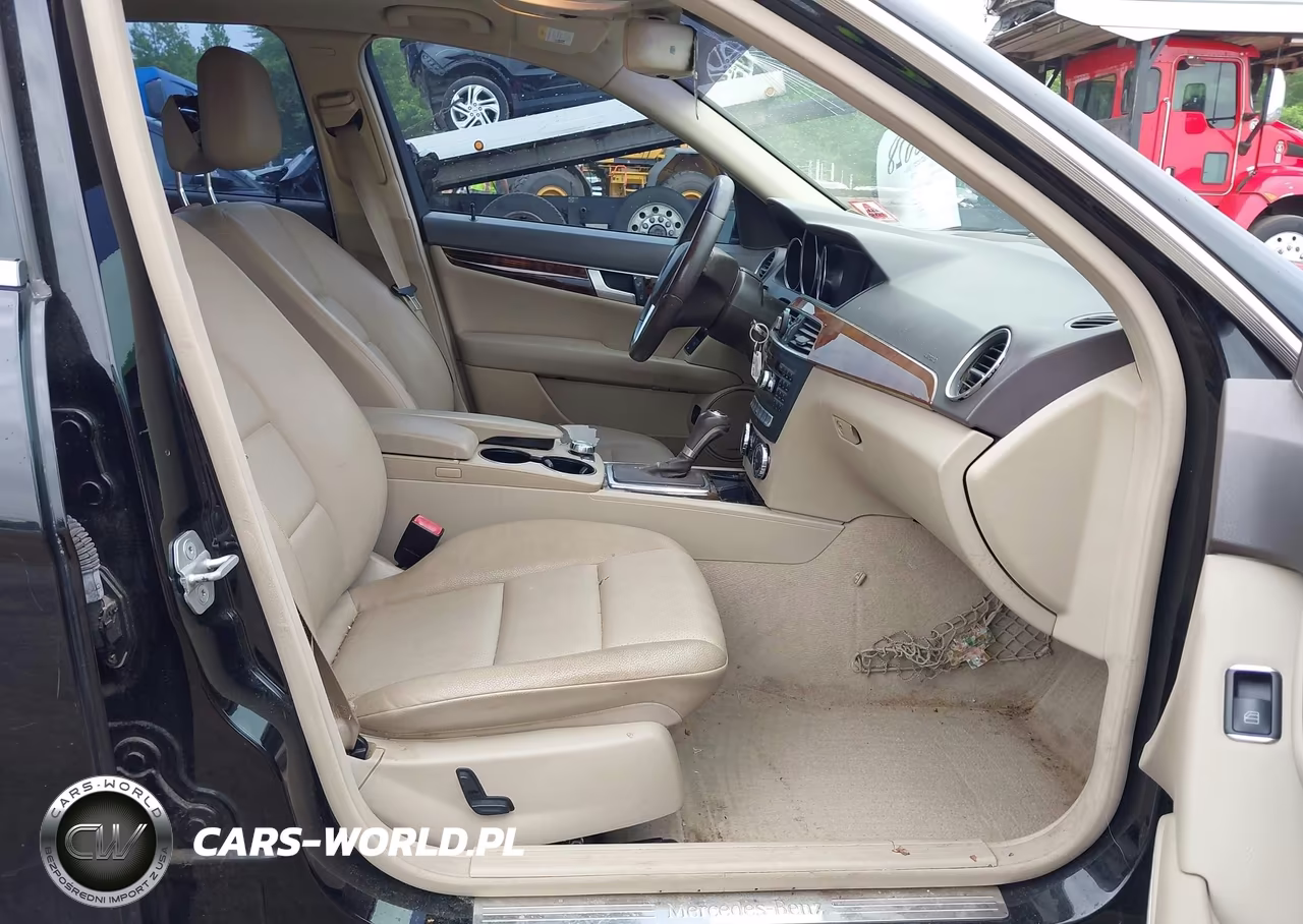 2013 Mercedes-Benz C 300 Luxury 4Matic-Sport 4Matic VIN:WDDGF8AB7DR258583 - 5