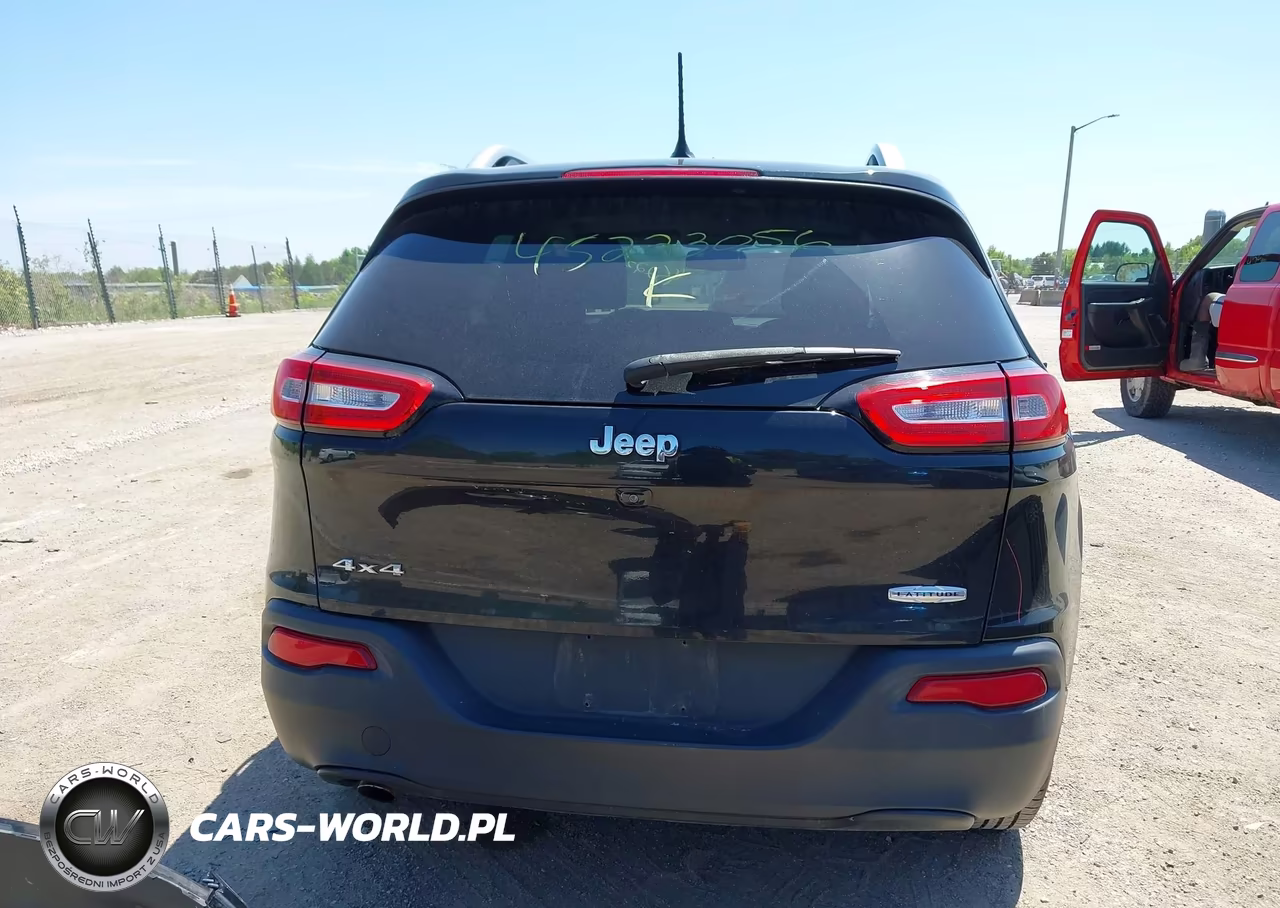 2016 Jeep Cherokee Latitude VIN:1C4PJMCB8GW115226 - 16