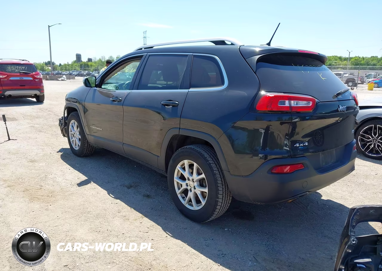 2016 Jeep Cherokee Latitude VIN:1C4PJMCB8GW115226 - 3