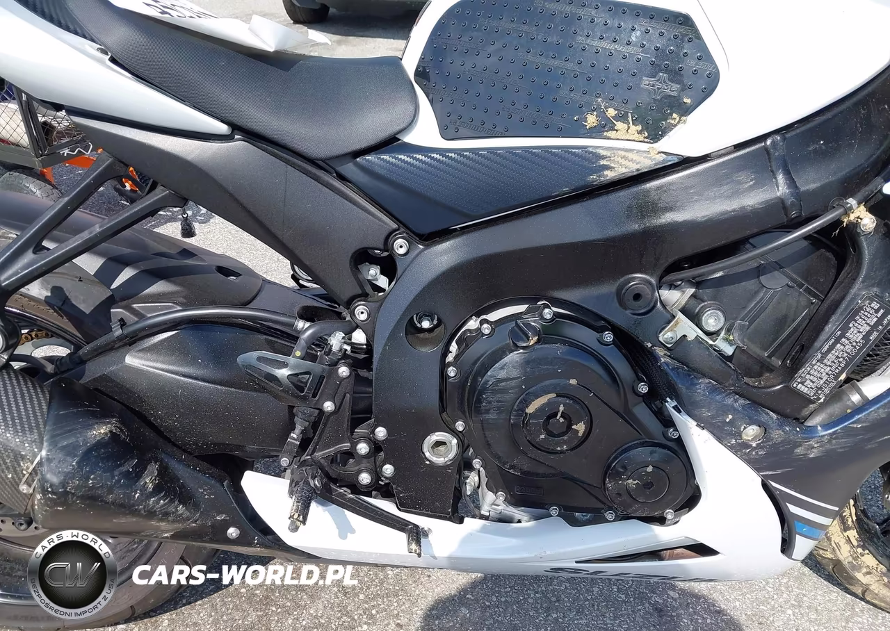 2023 Suzuki Gsx-R750 VIN:JS1GR7MA8P7100455 - 8