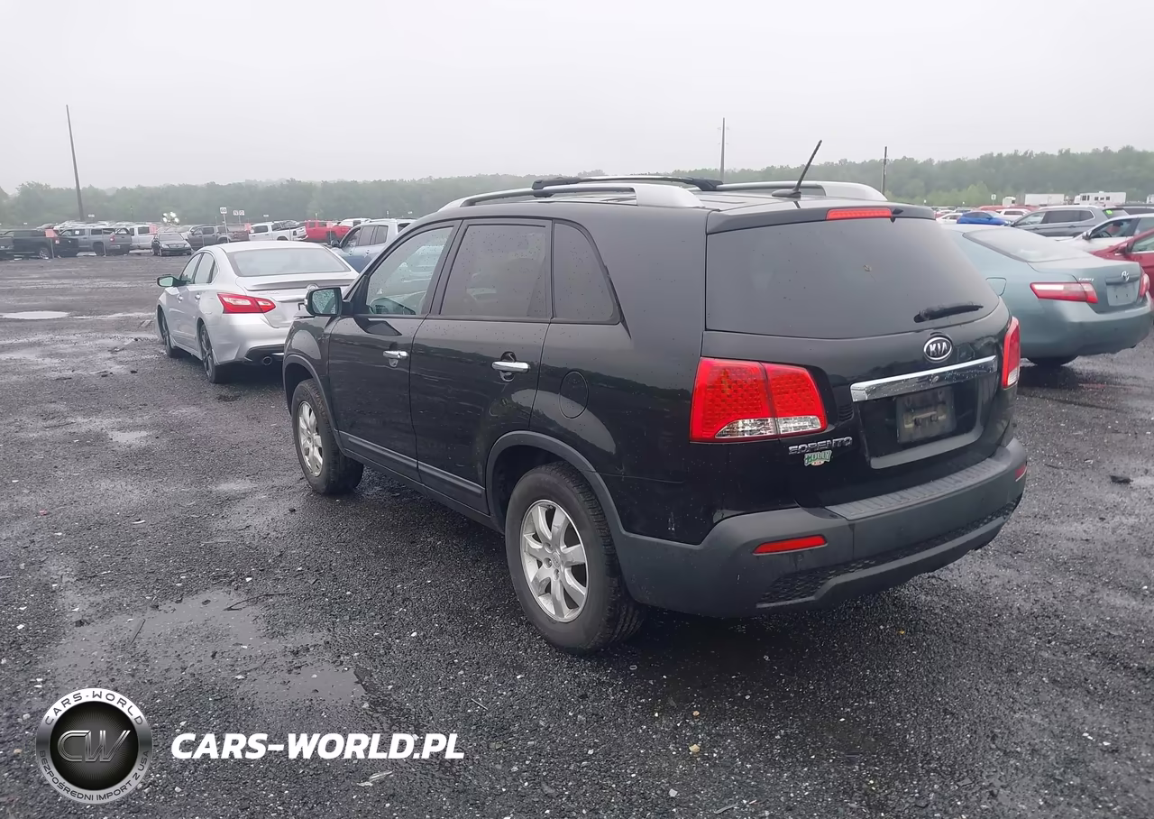 2011 Kia Sorento Lx VIN:5XYKT3A1XBG166189 - 3