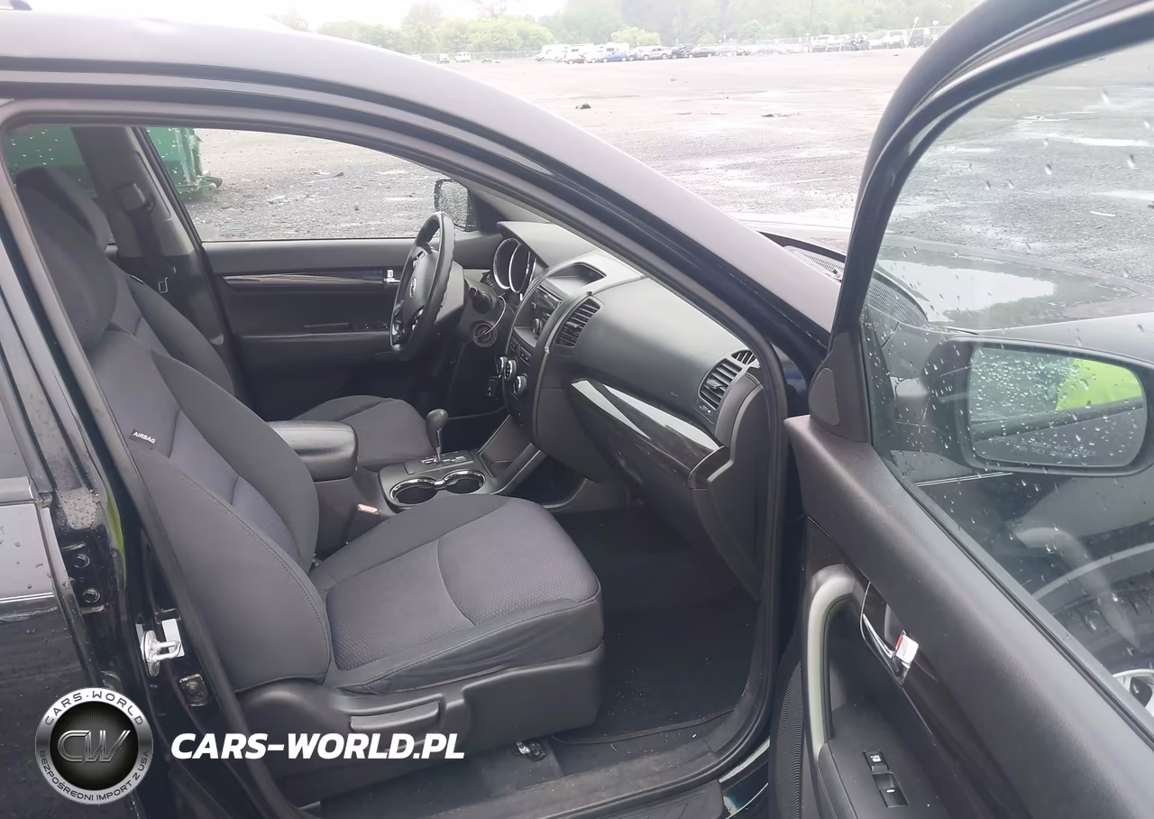2011 Kia Sorento Lx VIN:5XYKT3A1XBG166189 - 5