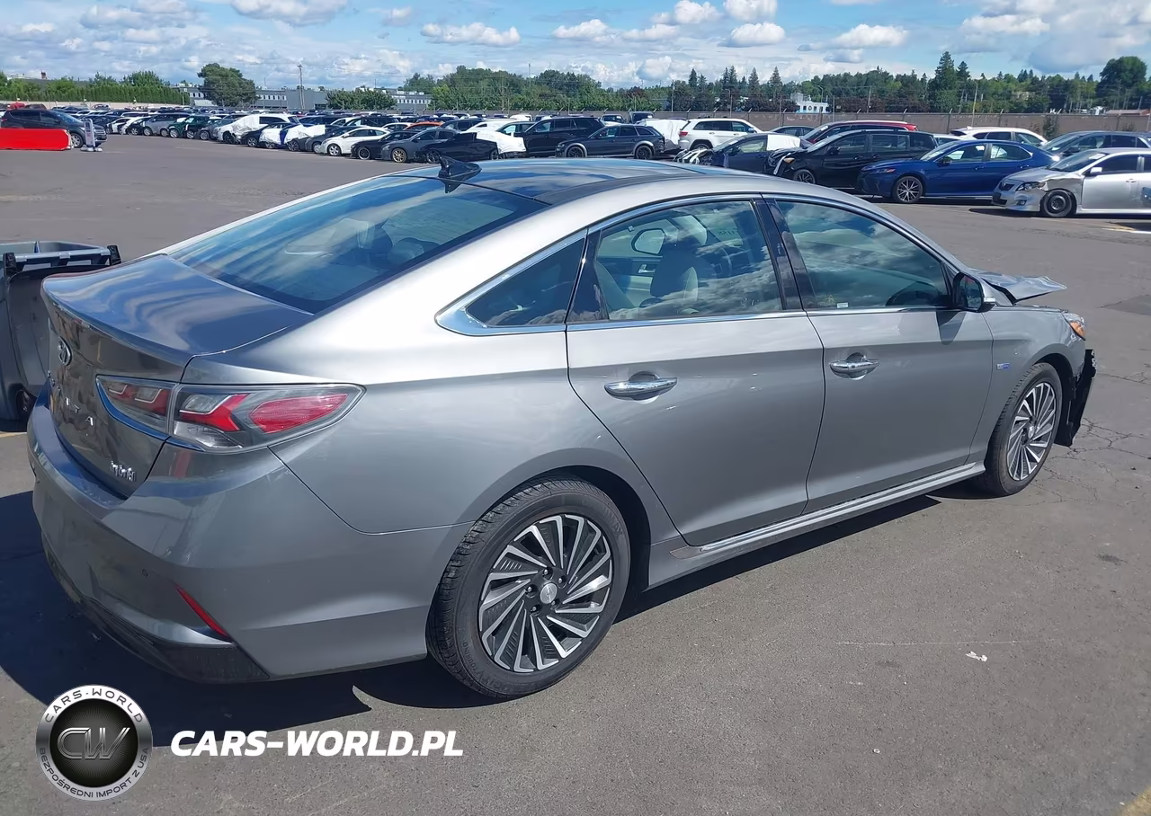 2018 Hyundai Sonata Hybrid Limited VIN:KMHE34L33JA083943 - 4