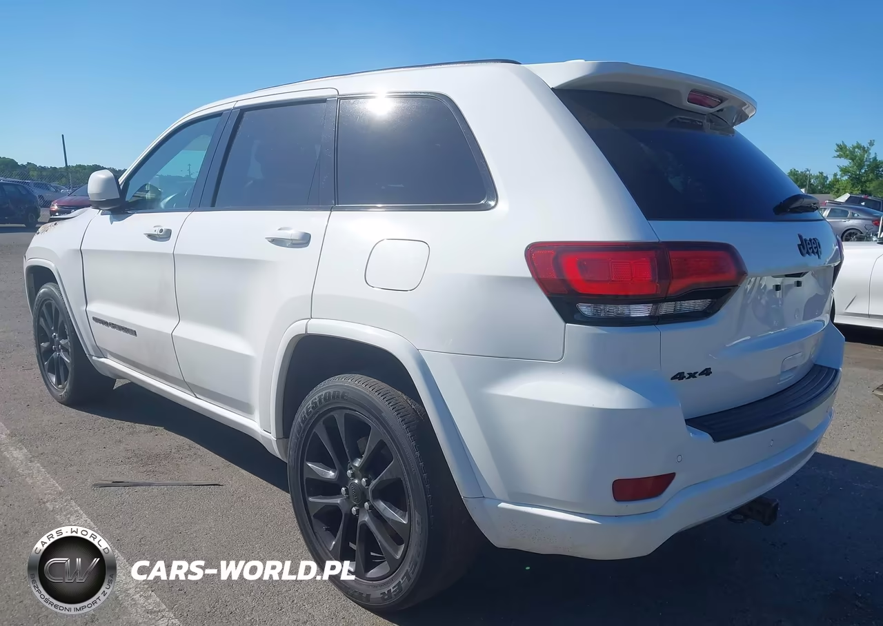 2020 Jeep Grand Cherokee Altitude 4X4 VIN:1C4RJFAG4LC235295 - 3