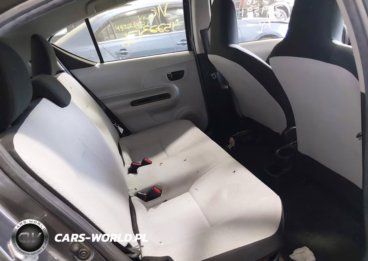 2014 Toyota Prius C One VIN:JTDKDTB30E1563086 - 8