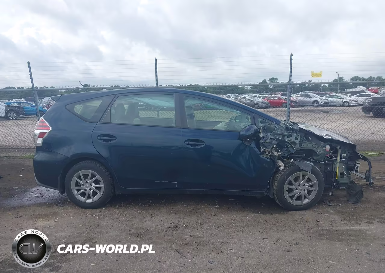 2017 Toyota Prius V Four VIN:JTDZN3EUXHJ064834 - 13