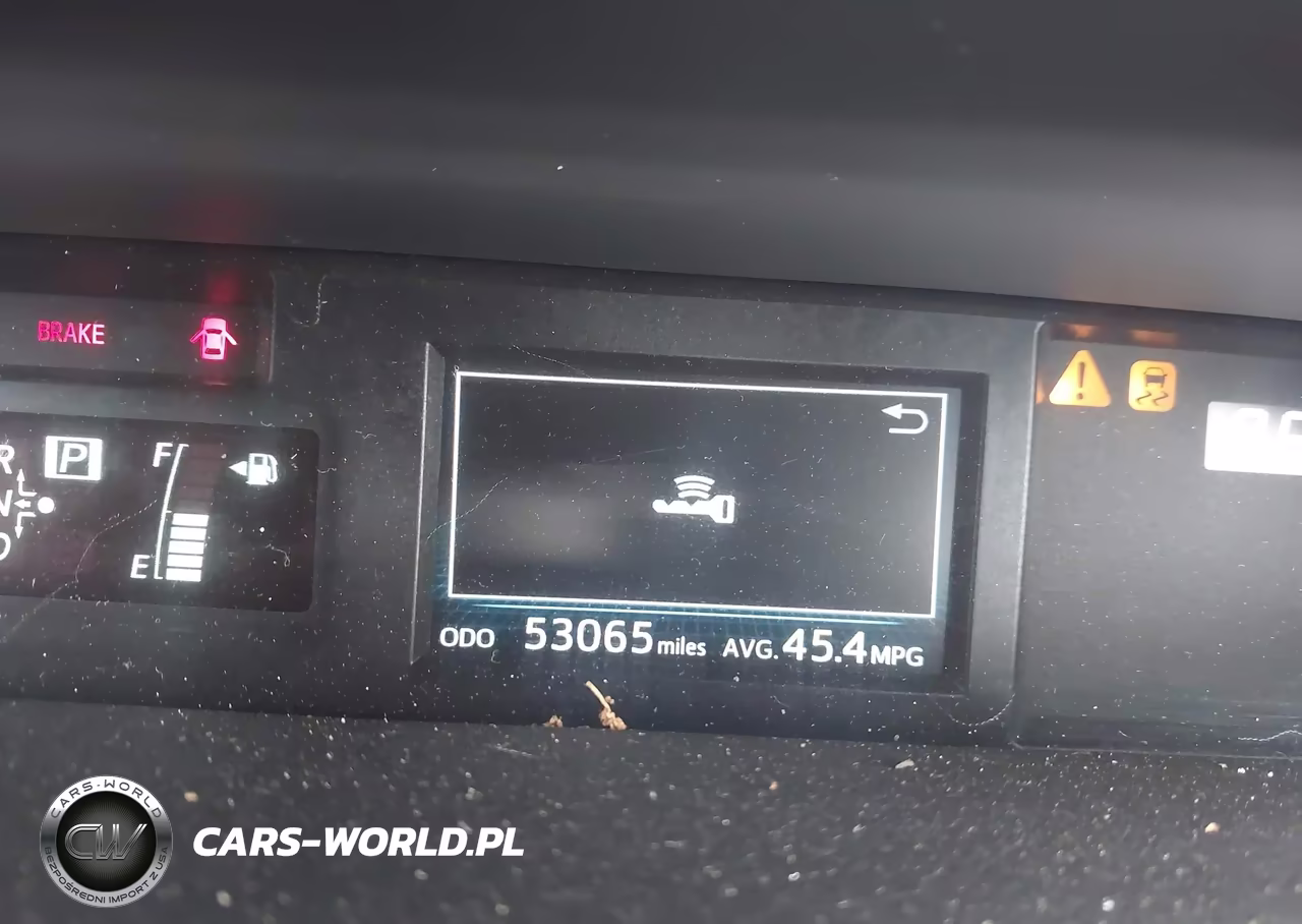 2017 Toyota Prius V Four VIN:JTDZN3EUXHJ064834 - 15