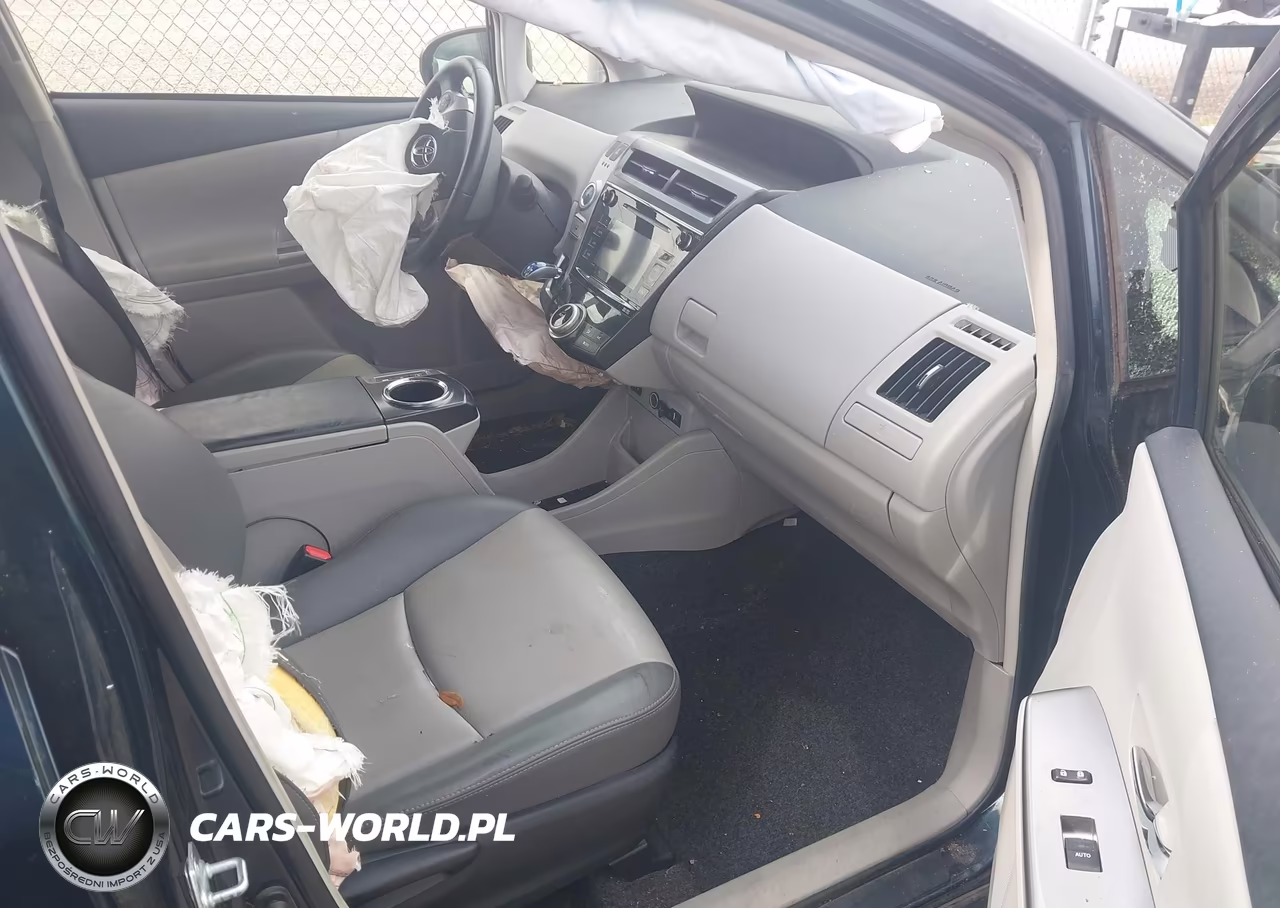 2017 Toyota Prius V Four VIN:JTDZN3EUXHJ064834 - 5