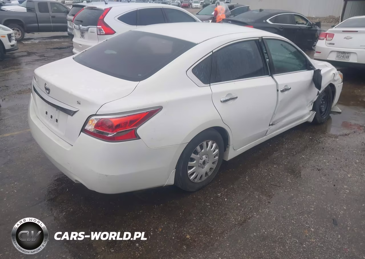 2015 Nissan Altima 2.5 S VIN:1N4AL3AP9FN866404 - 4