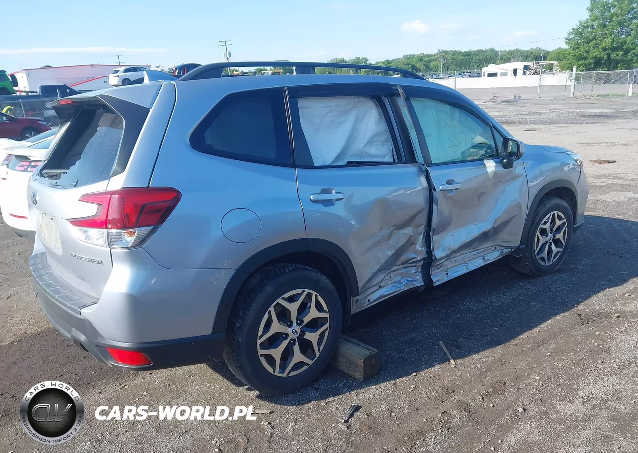 2019 Subaru Forester Premium VIN:JF2SKAGCXKH417513 - 4