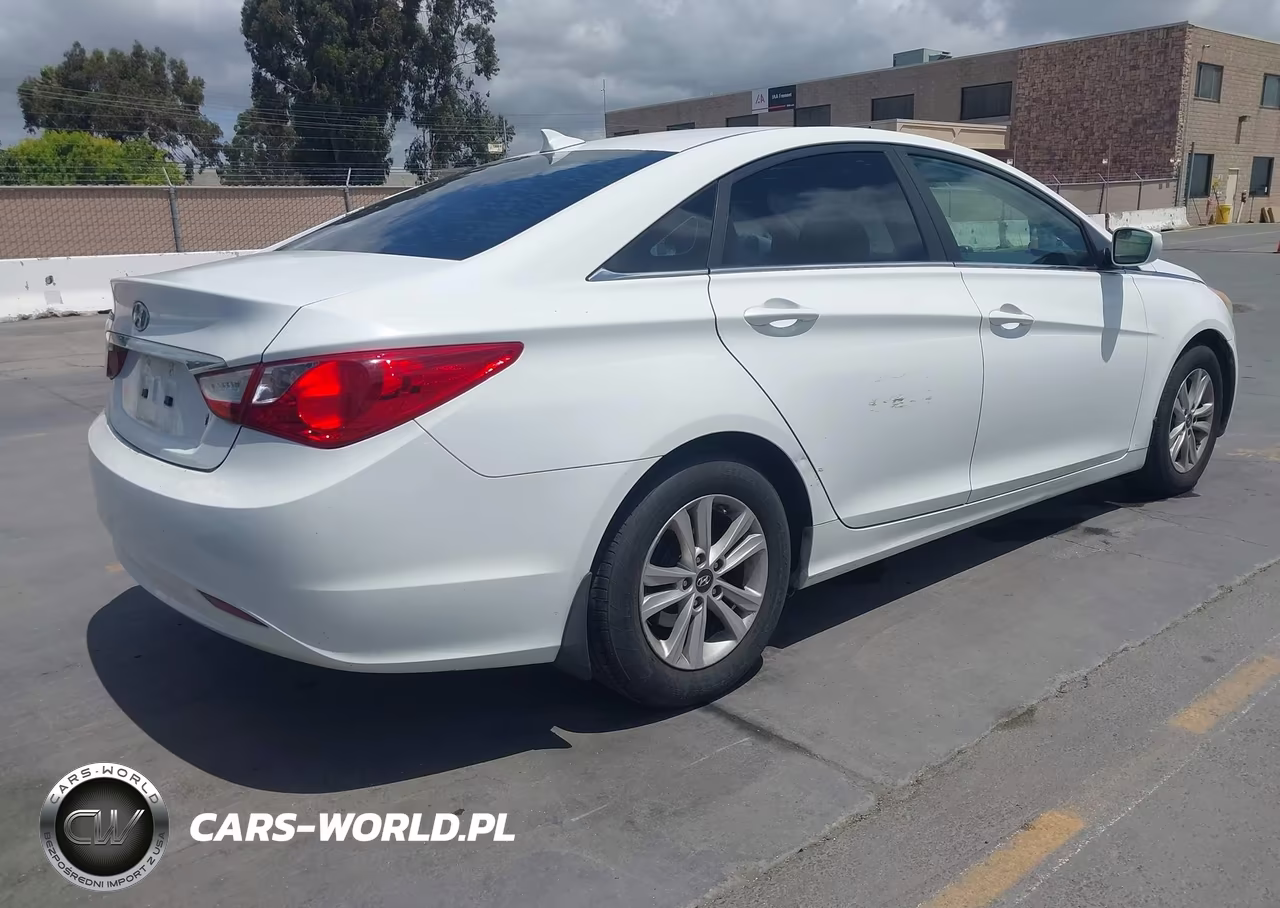 2012 Hyundai Sonata Gls VIN:5NPEB4AC3CH385240 - 4