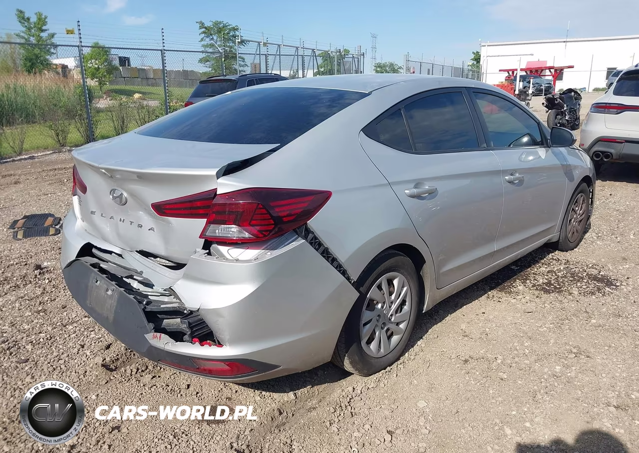 2019 Hyundai Elantra Se VIN:5NPD74LF0KH447499 - 4