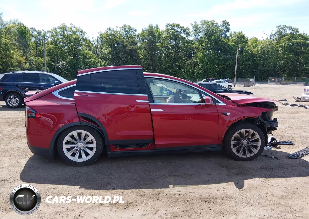 2018 Tesla Model X VIN:5YJXCAE29JF116046 - 14
