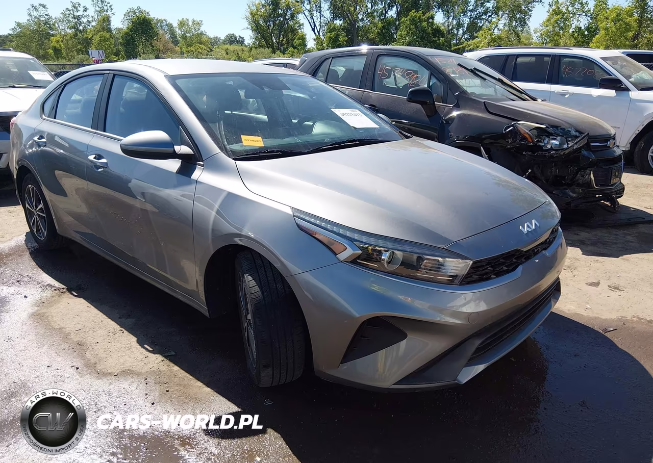 2022 Kia Forte Lxs – zdjęcie 1 z 17