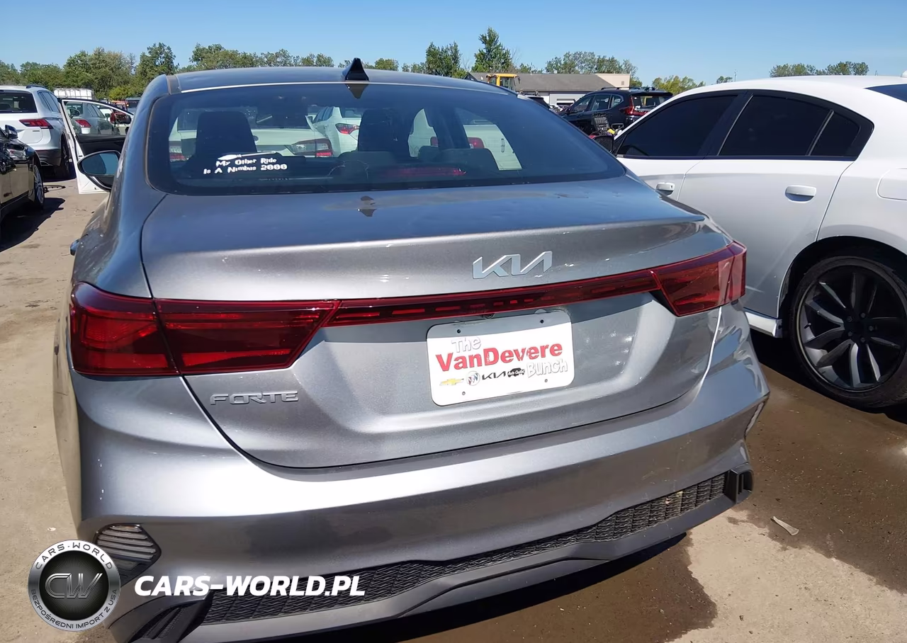 2022 Kia Forte Lxs VIN:3KPF24AD1NE454642 - 16