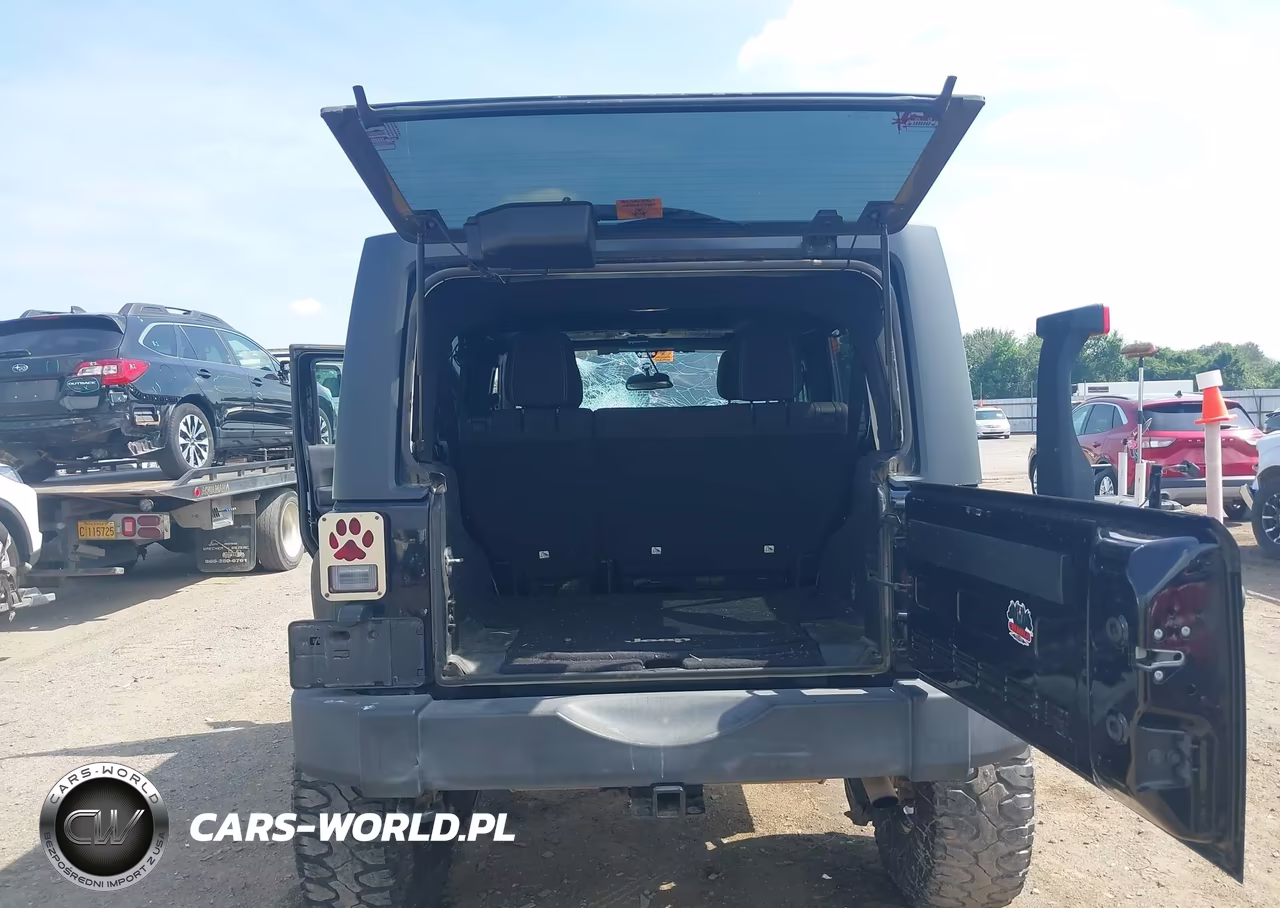 2017 Jeep Wrangler Unlimited Rubicon 4X4 VIN:1C4BJWFGXHL731851 - 12