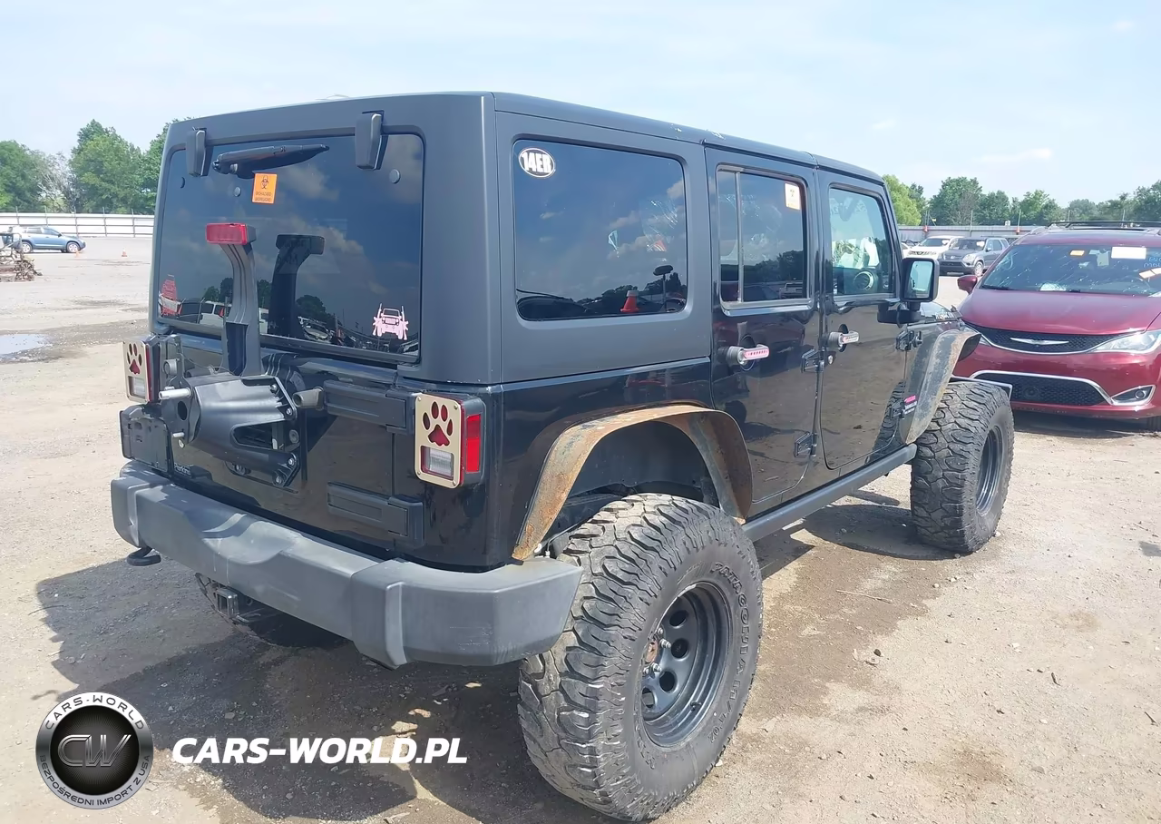 2017 Jeep Wrangler Unlimited Rubicon 4X4 VIN:1C4BJWFGXHL731851 - 4