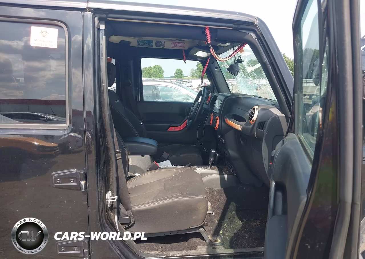2017 Jeep Wrangler Unlimited Rubicon 4X4 VIN:1C4BJWFGXHL731851 - 5