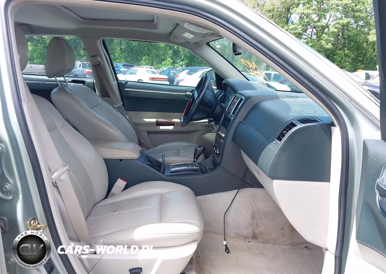 2005 Chrysler 300 Touring VIN:2C3AA53G35H131034 - 5