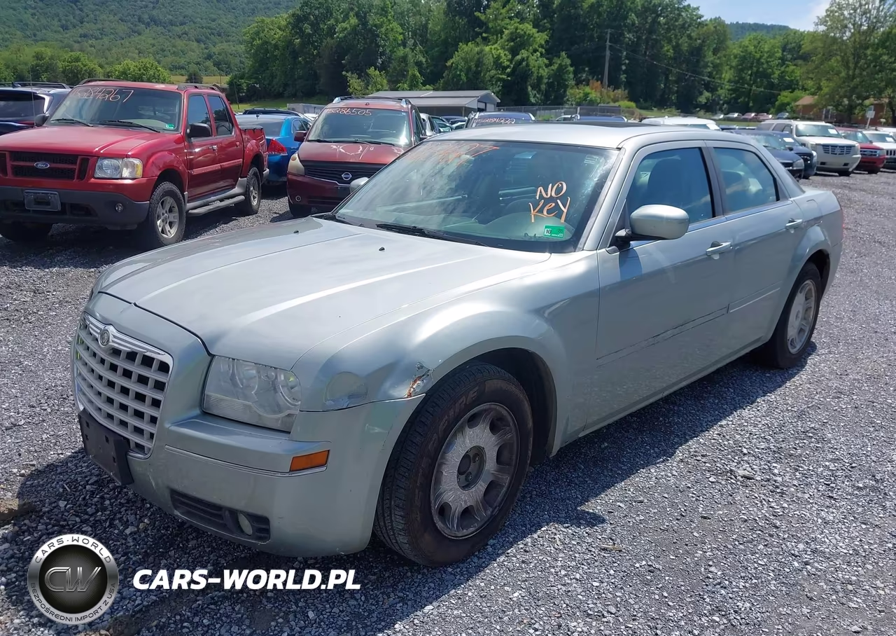 2005 Chrysler 300 Touring VIN:2C3AA53G35H131034 - 6