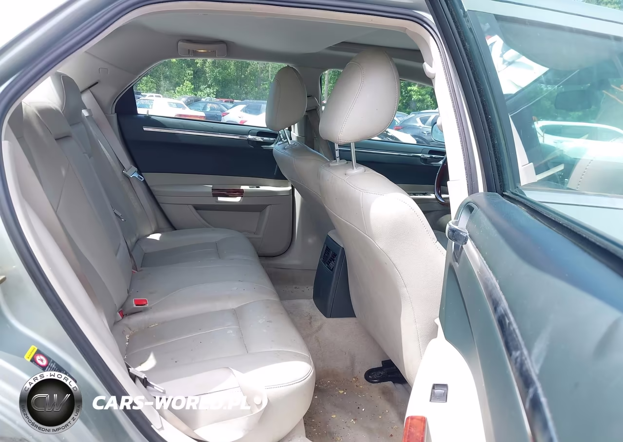 2005 Chrysler 300 Touring VIN:2C3AA53G35H131034 - 8