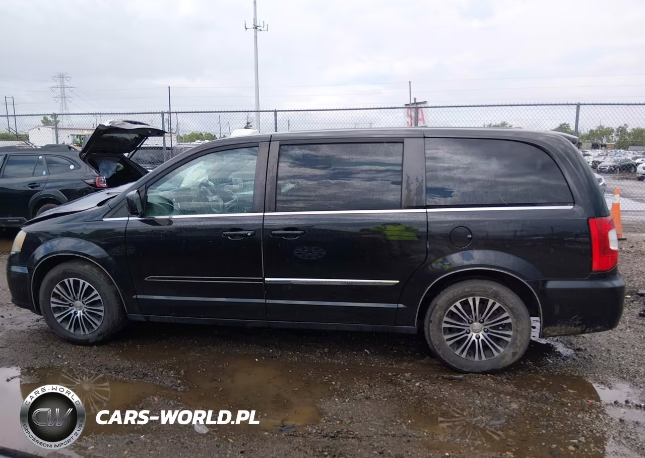 2014 Chrysler Town & Country S VIN:2C4RC1HG3ER277180 - 14