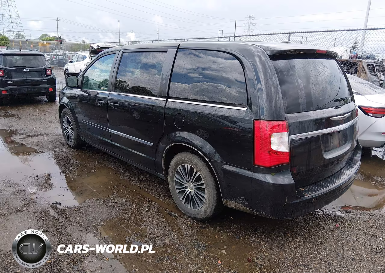 2014 Chrysler Town & Country S VIN:2C4RC1HG3ER277180 - 3