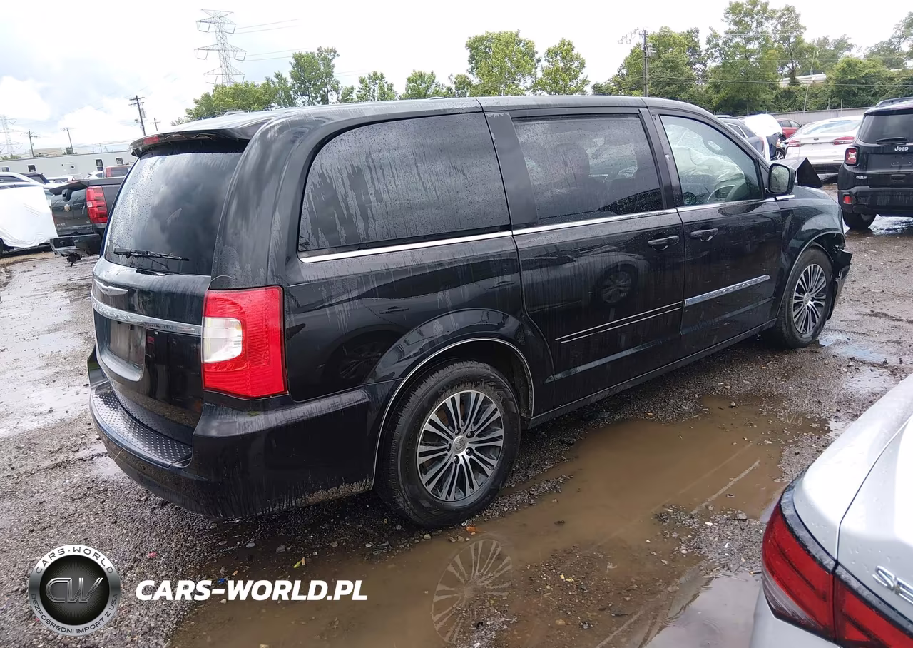 2014 Chrysler Town & Country S VIN:2C4RC1HG3ER277180 - 4