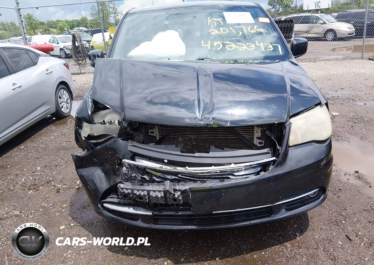 2014 Chrysler Town & Country S VIN:2C4RC1HG3ER277180 - 6