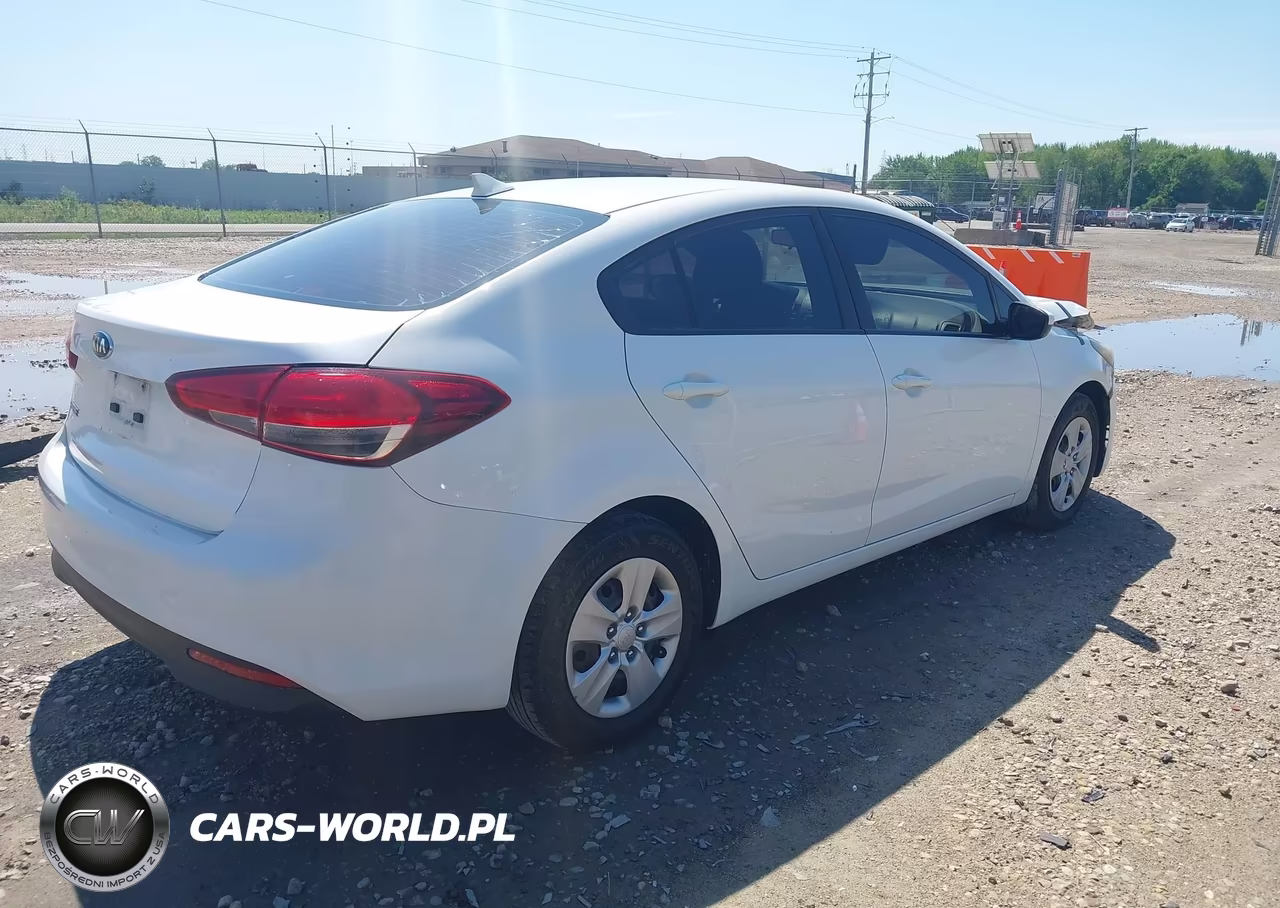 2017 Kia Forte Lx VIN:3KPFK4A75HE022599 - 4