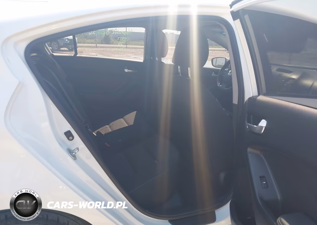 2017 Kia Forte Lx VIN:3KPFK4A75HE022599 - 8