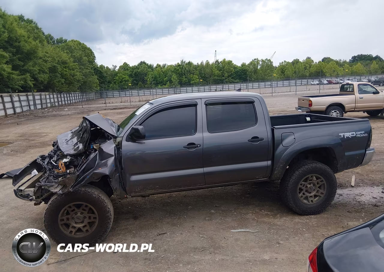 2015 Toyota Tacoma Base V6 VIN:5TFLU4EN3FX125815 - 14